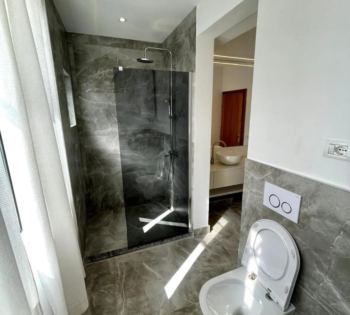 Wolke 7 Central Apartment - Modern And Comfortable Home Shkodër